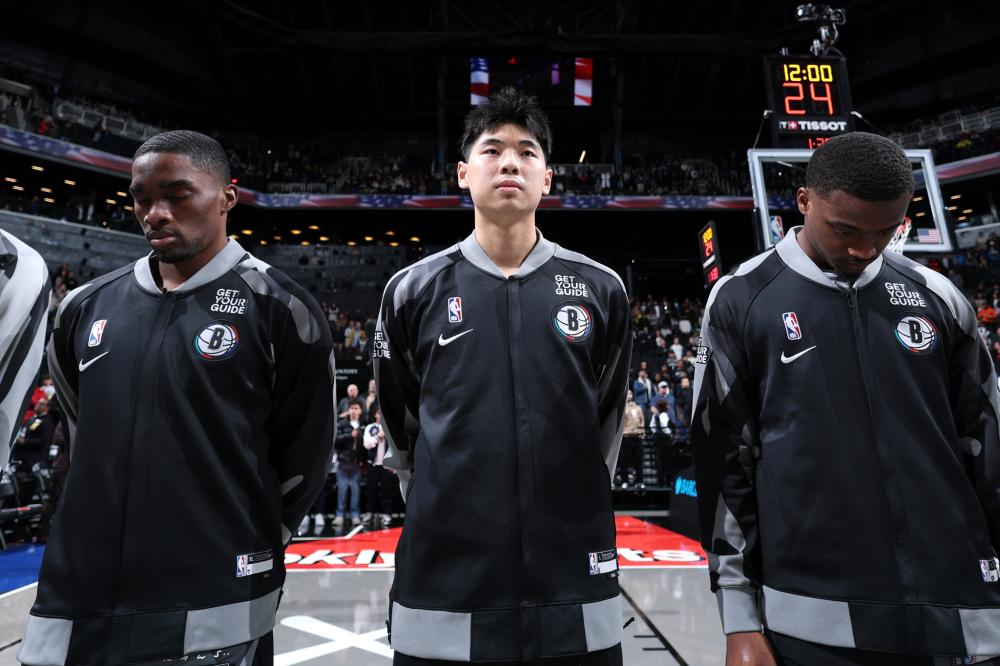 非常谦逊的 非常谦逊的